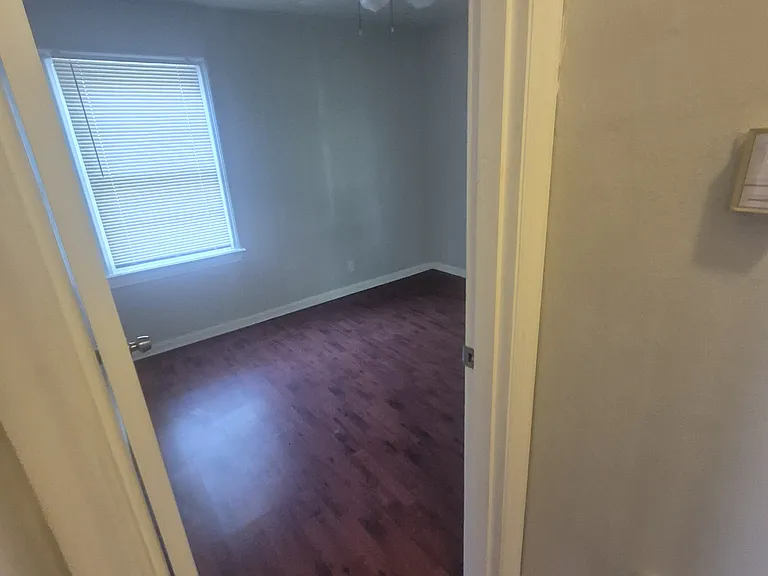 433 Plaza Ave — Photo 19