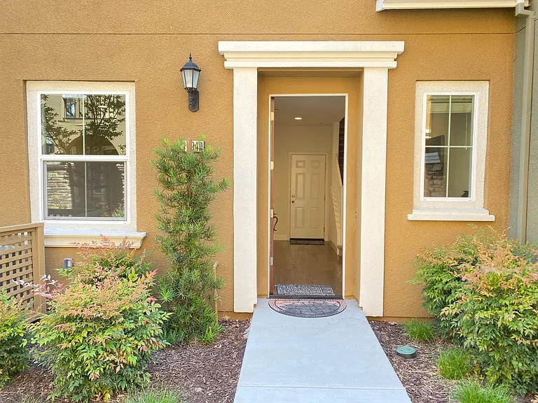 38940 Water Lily Pl — Photo 1