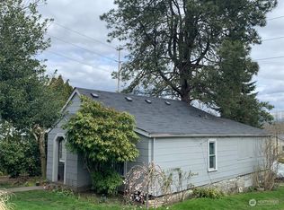 1105 E Marine View Dr, Everett, WA 98201