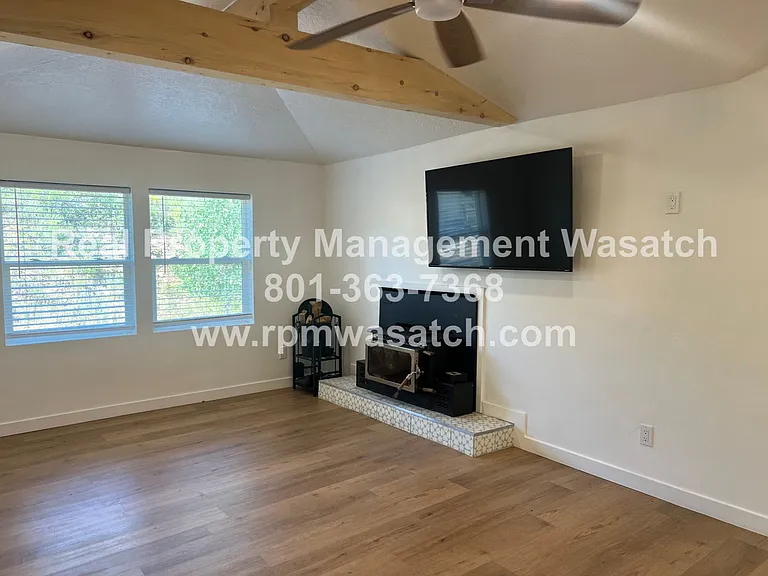 1388 Country Ln — Photo 20