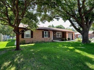 2914 Cedarberry Rd, North Platte, NE 69101