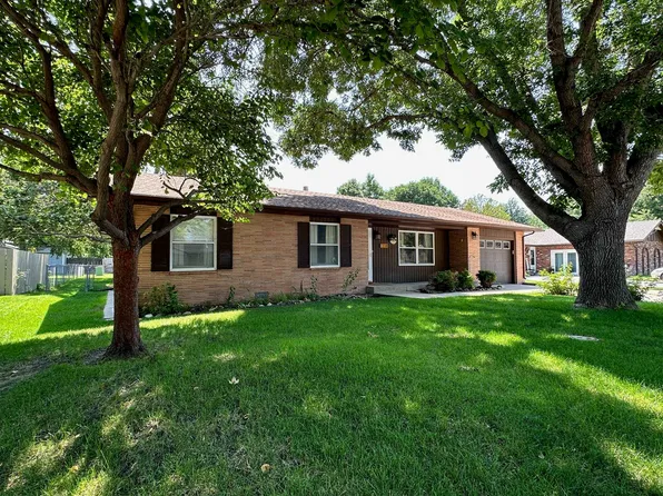 2914 Cedarberry Rd, North Platte, NE 69101