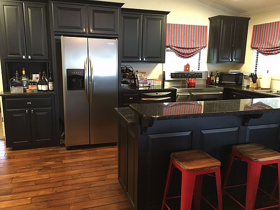 2nd image of 2505 Lakeshore Dr