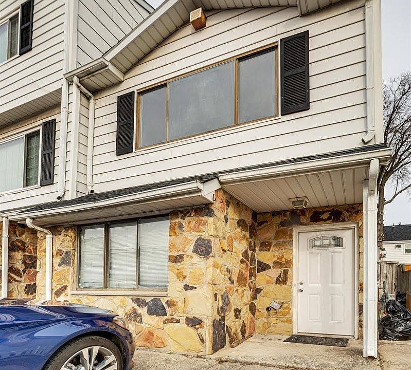 1st image of 49 Carlyle Grn