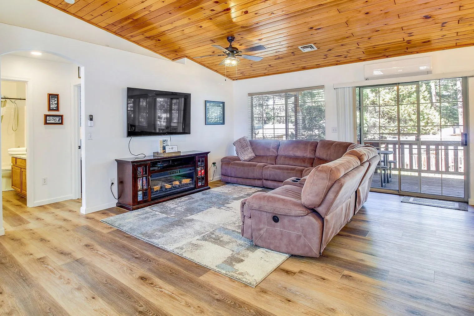 3 bed, 2.0 bath, 1797 sqft, $4,663 — Photo 1