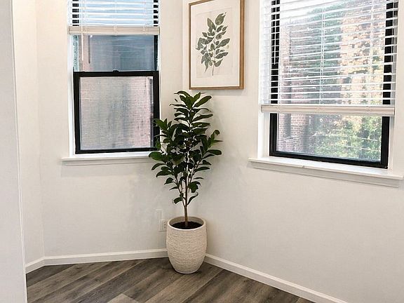 5th image of 227 Christopher Columbus Dr APT 202B