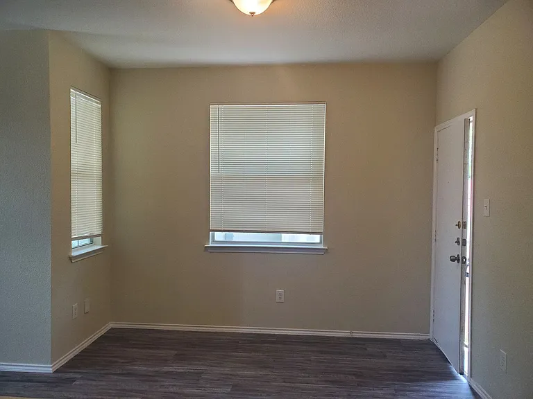 14001 Cambourne Dr — Photo 11