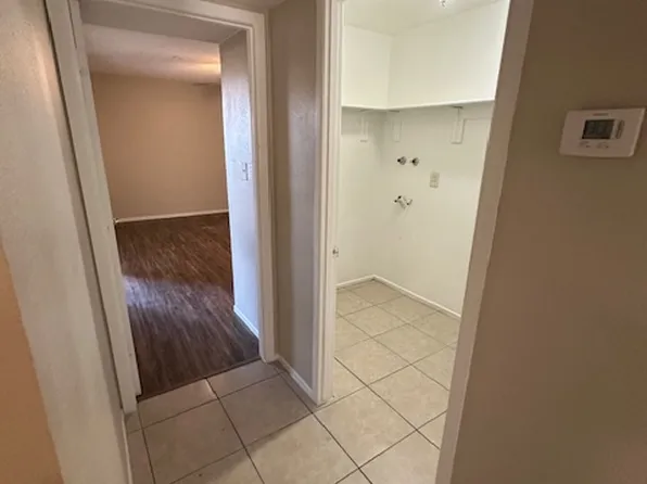 5713 N 44th Ave, Glendale, AZ 85301