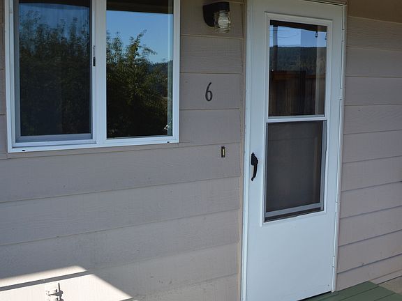 3rd image of 635 SW Tichenor St #6
