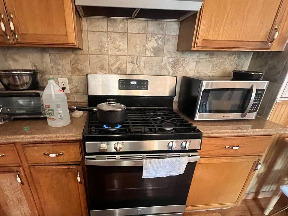 2nd image of 34 Raymond Street