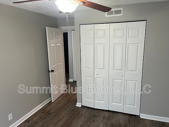 5th image of 555 N Dupont Ave
