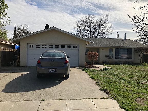 2nd image of 4670 E Princeton Ave