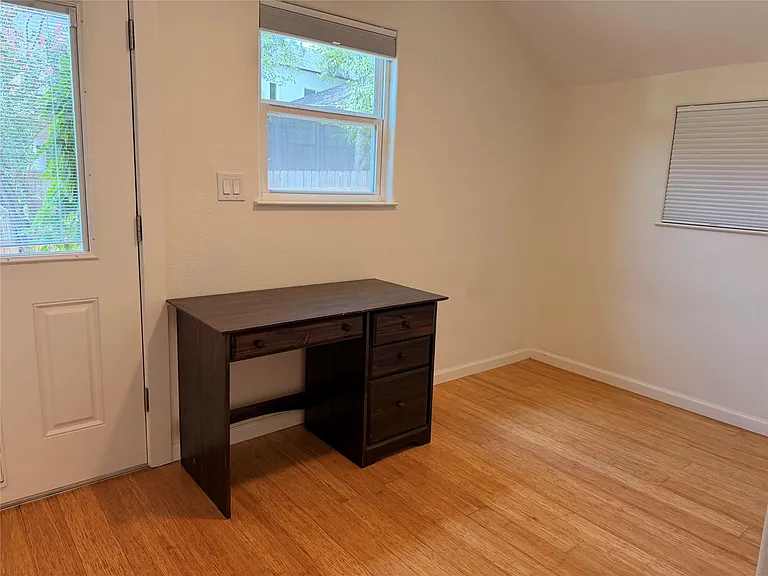 1182 Pandora St — Photo 9