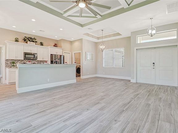 5th image of 2942 SW 6th Place Cpe