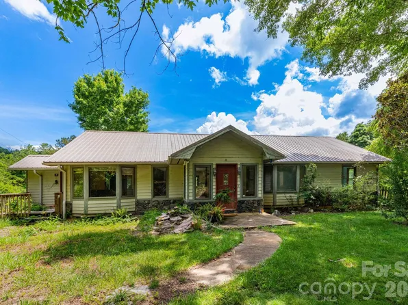 18 Bartlett Rd, Weaverville, NC 28787