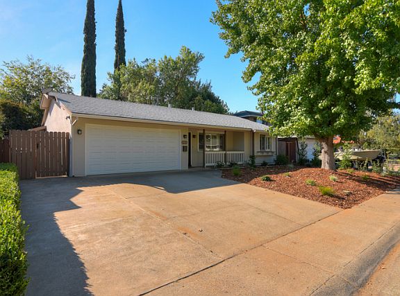 3rd image of 8936 Gulfport Way