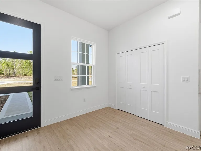 2652 W Paragon Ln — Photo 13