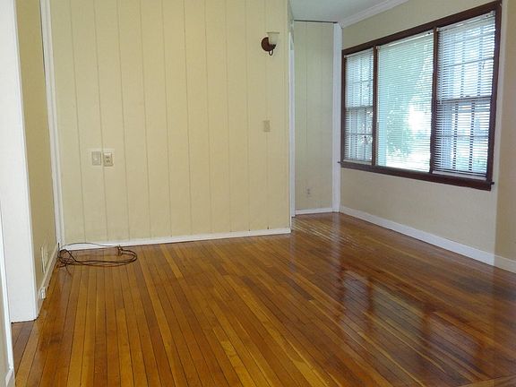 1st Floor LIVING ROOM