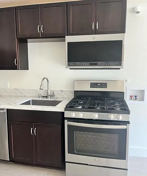 1866 Greenfield Ave #200 — Photo 3