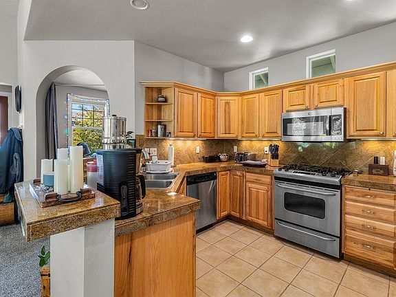 3rd image of 19524 Fisher Lake Ln