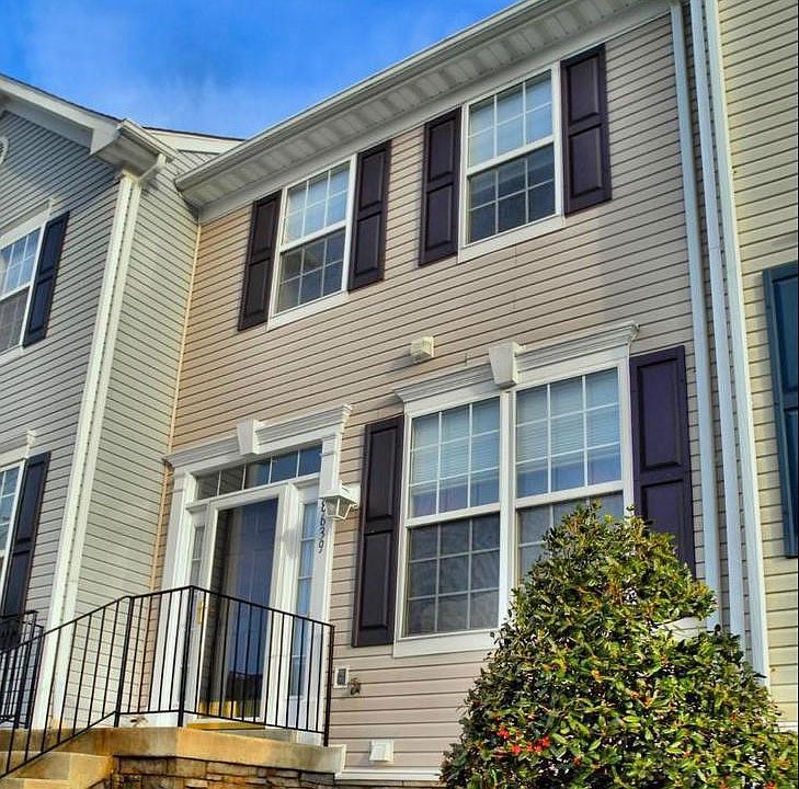 1st image of 8639 Willow Leaf Ln #8639