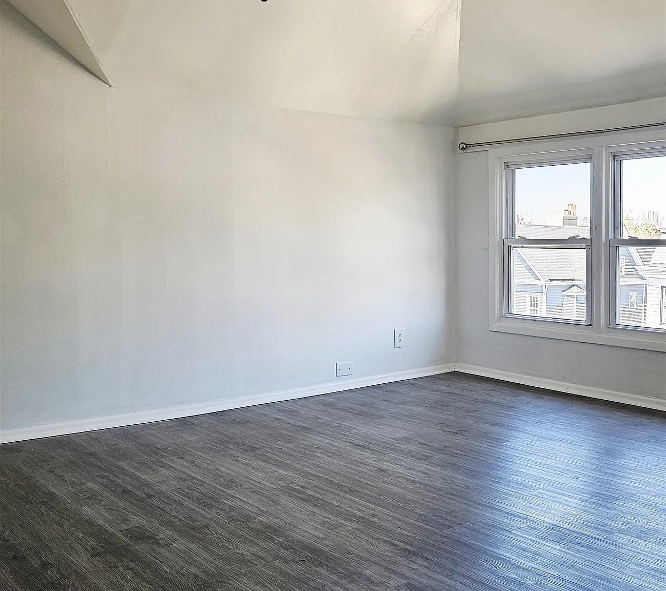 3 bed, 1.0 bath, $2,800 — Photo 3