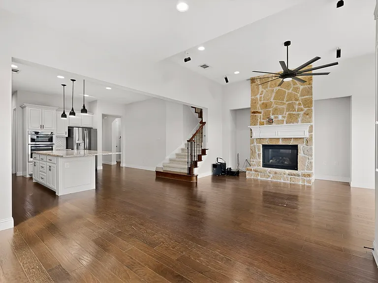 5901 The Esplanade Dr — Photo 10