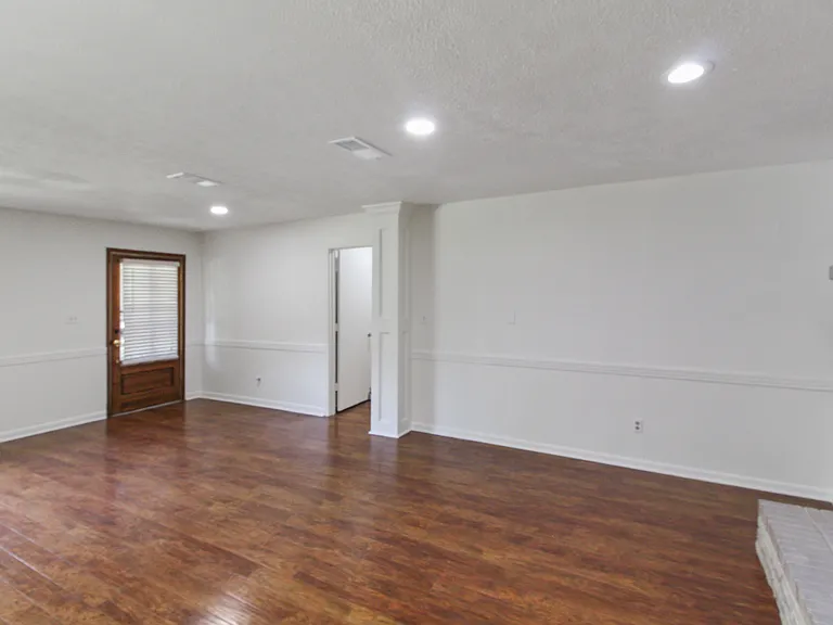 215 E Boyd St — Photo 14