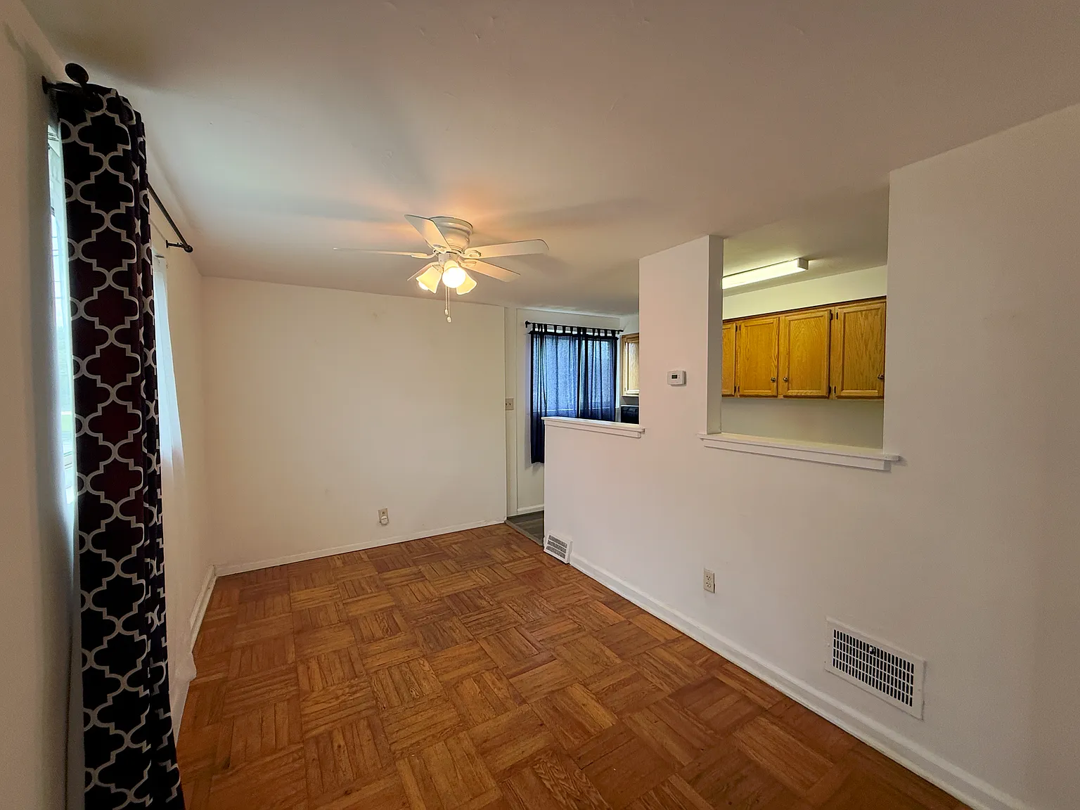 4 bed, 1405 sqft, $2,450 — Photo 4