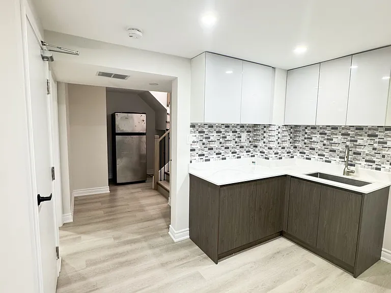 144 Raymerville Dr #BASEMENT — Photo 4