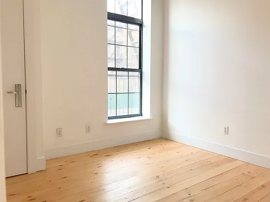 Rented by EXR | media 8