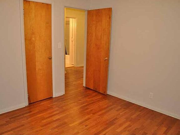 4th image of 2607 Carl St