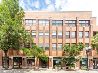 1908 W Irving Park Rd APT 403, Chicago, IL 60613