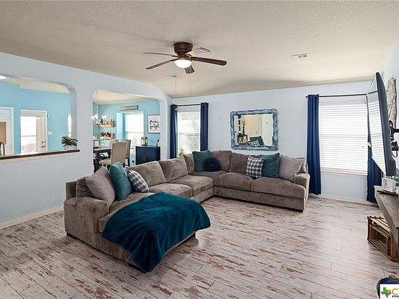 5th image of 318 Brazoria Trl