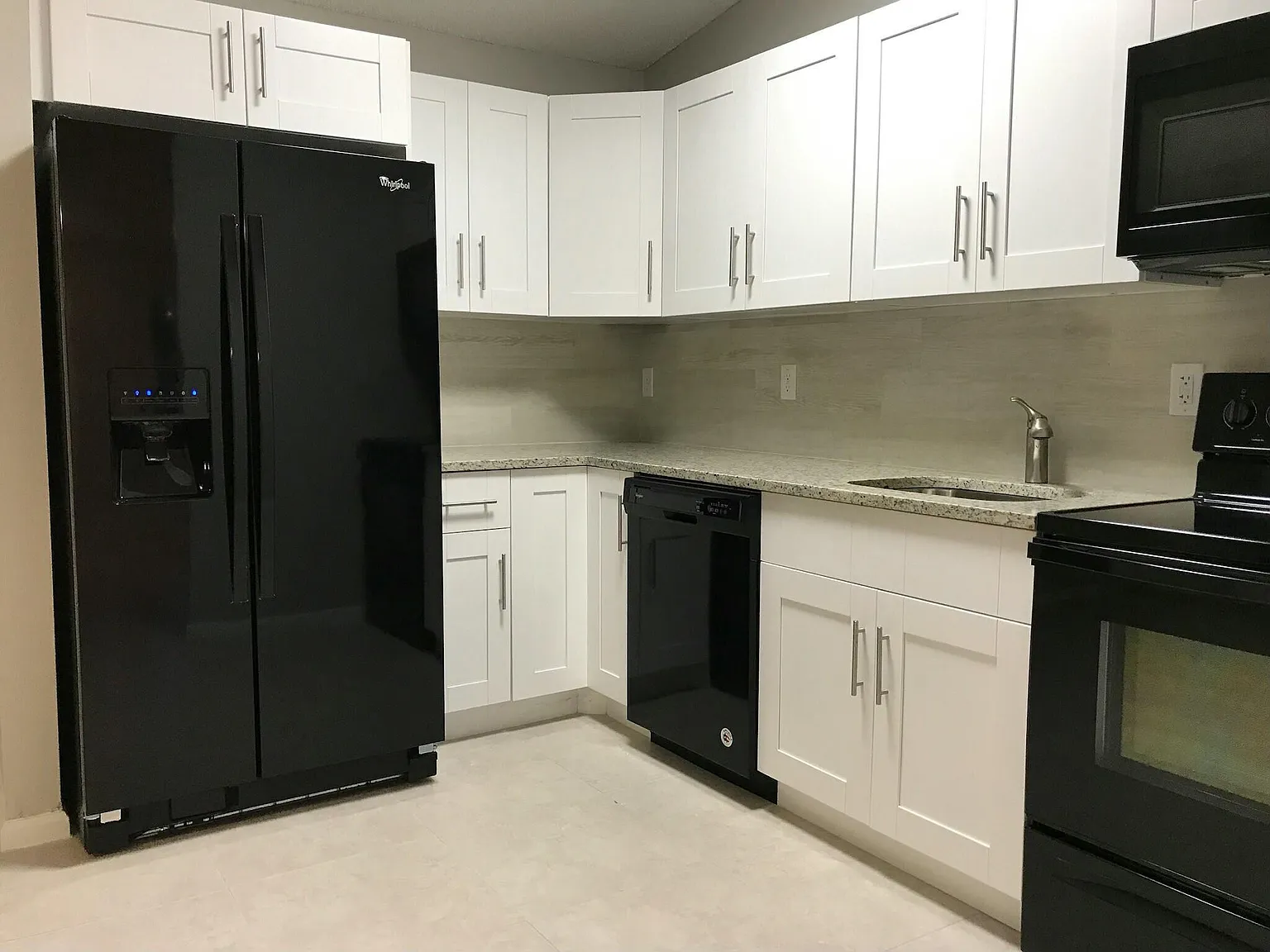3 bed, 2.0 bath, 1148 sqft, $3,000 — Photo 2