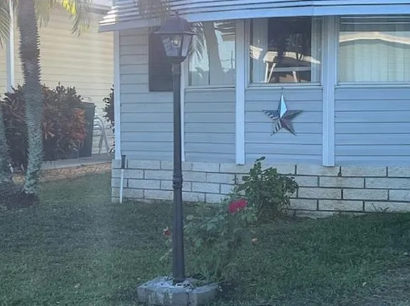 7043 Harbor View Dr #22, Leesburg, FL 34788