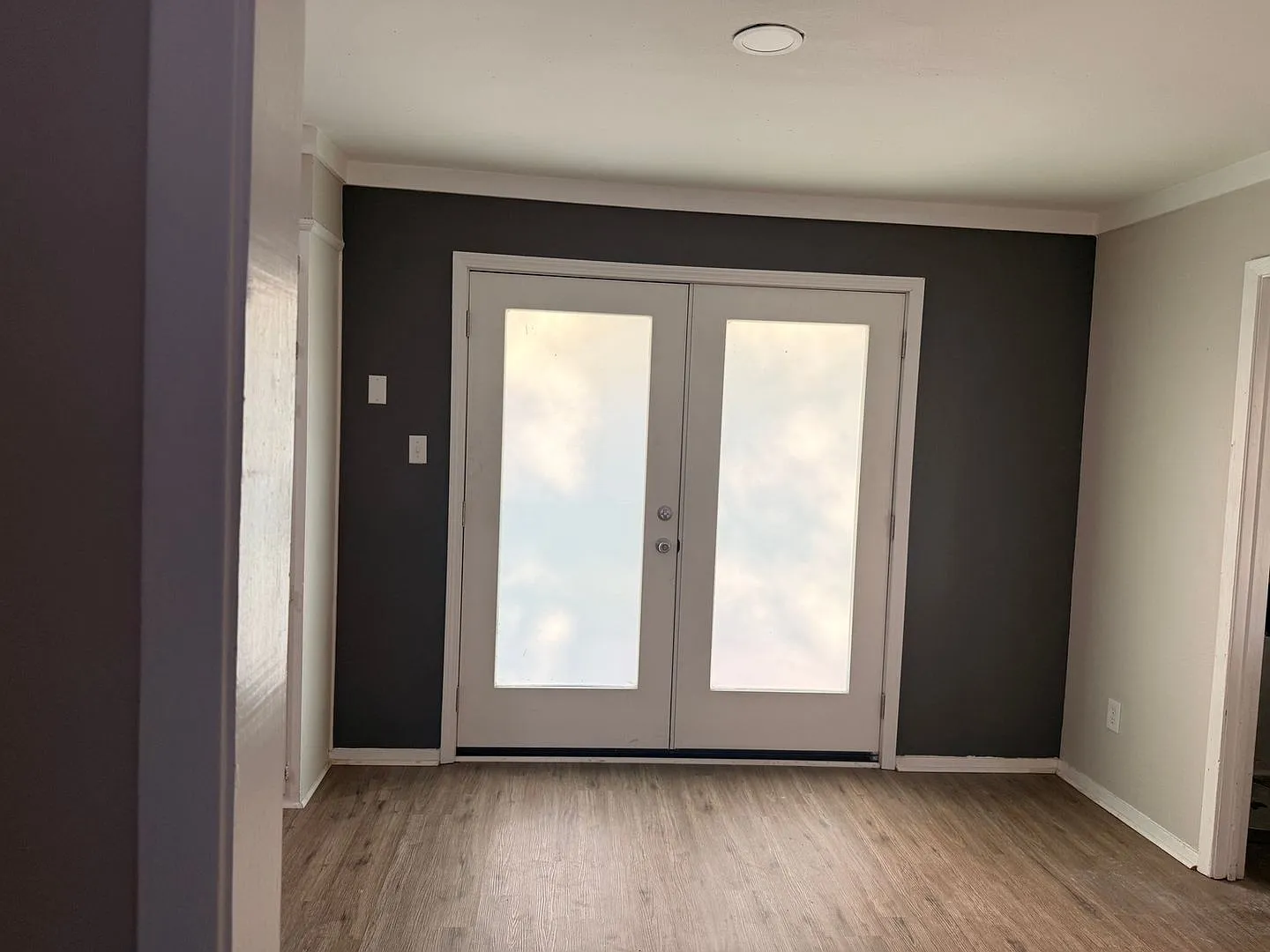 Newly Updated 3Bed 1 Bath single family home — Photo 2