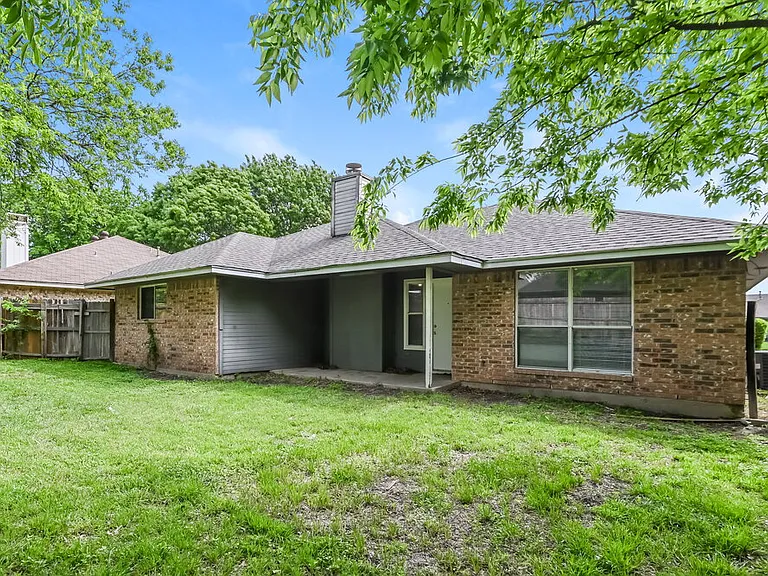 1311 Mallard Dr — Photo 16