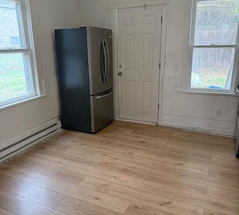 5th image of 103 N Maple St