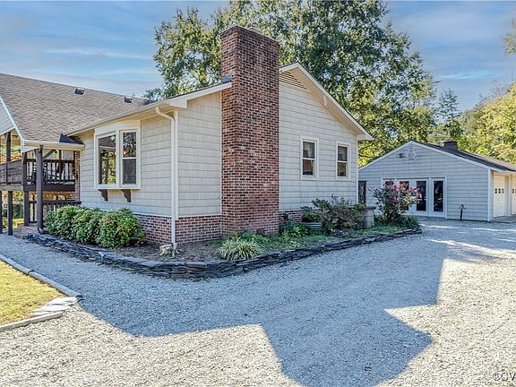 2nd image of 41 Cherry Hill Ln