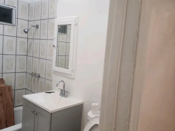 1118 E 50th St #B, Los Angeles, CA 90011