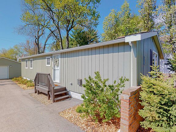 2nd image of 904 Kenilworth Pl