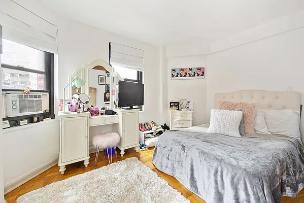 Sold by Compass | media 7