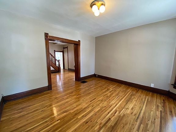 3rd image of 227-229 W 8th Ave