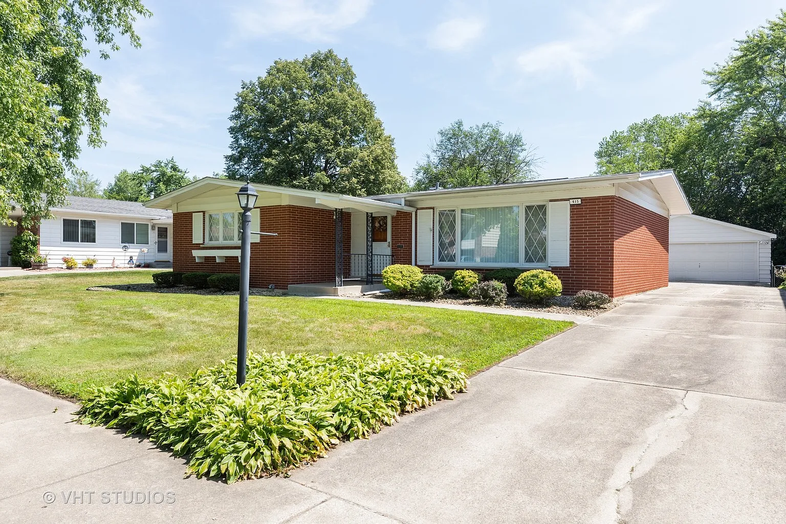 415 N Pleasant Dr photo 1
