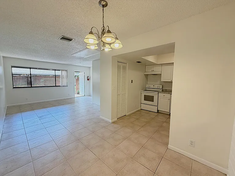 3120 Collin Dr #B — Photo 2
