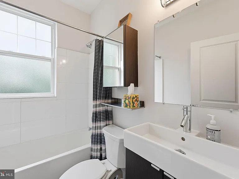 315 G St NE #306 — Photo 12