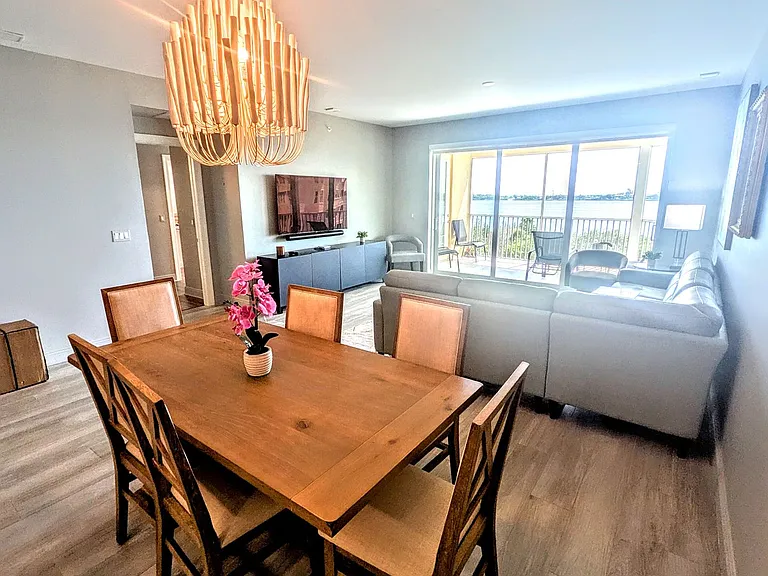 260 Hidden Bay Dr #504 — Photo 6