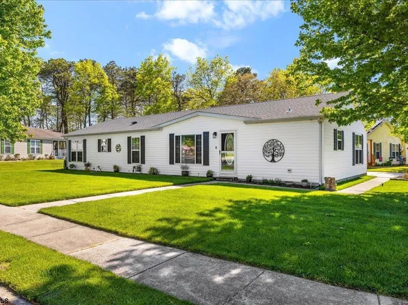 18 Knollwood Dr, Mays Landing, NJ 08330