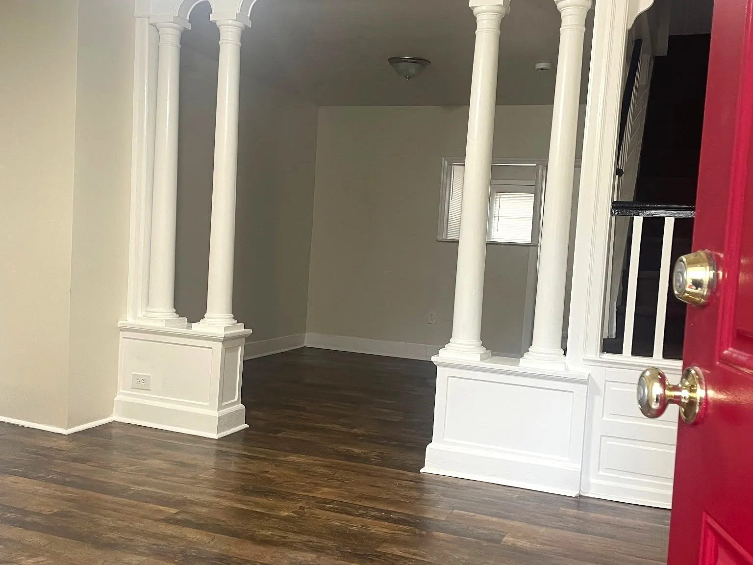 3 bed, 1021 sqft, $1,429 — Photo 2